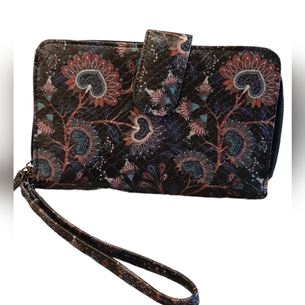 Mundi Vegan Leather Wristlet- New